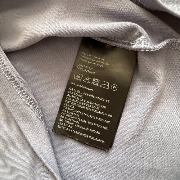 H&M Essential Fitted T-shirt in soft jersey with narrow trim at neckline - Picture 5 of 5